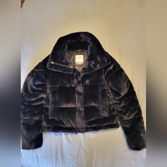 Abercrombie & Fitch Jackets & Blazers - Abercrombie And Fitch Black Faux Fur Coat